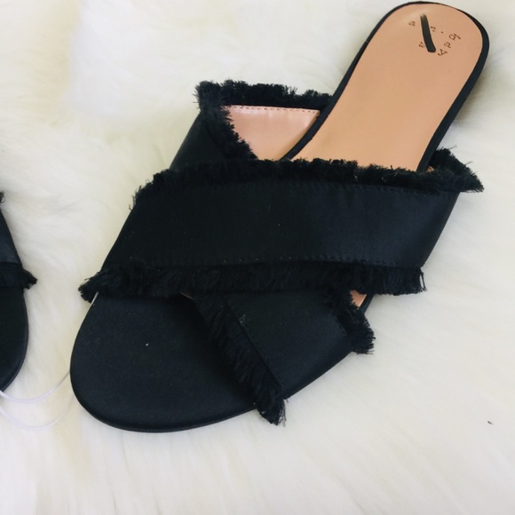 NEW Black Fringe Criss Cross Open Toe Sandals - Picture 2 of 3